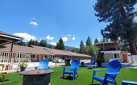 Bluebird Day Inn & Suites